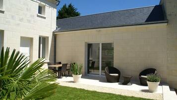 House | Outdoor dining