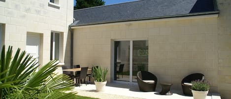 House | Outdoor dining