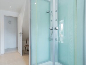 House | Bathroom