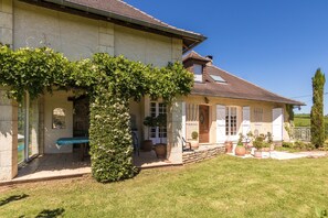 Villa | Exterior - Villa With Pool in Correze (Saint-Bonnet-la-Riviere)