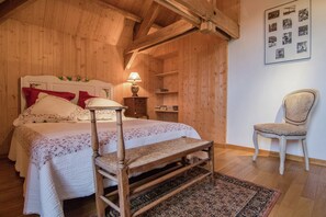 Villa | 4 bedrooms, individually furnished, bed sheets - Villa With Pool in Correze (Saint-Bonnet-la-Riviere)