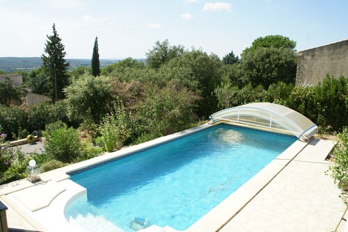 Saint-maximin: Pool & Peace