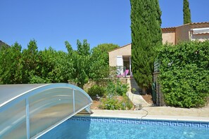 Exterior - Saint-maximin: Pool & Peace (Saint-Maximin)