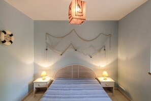 House - Slate-roofed Hideaway (Cressensac-Sarrazac)