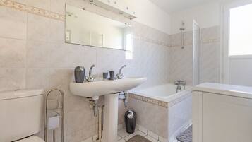 House | Bathroom