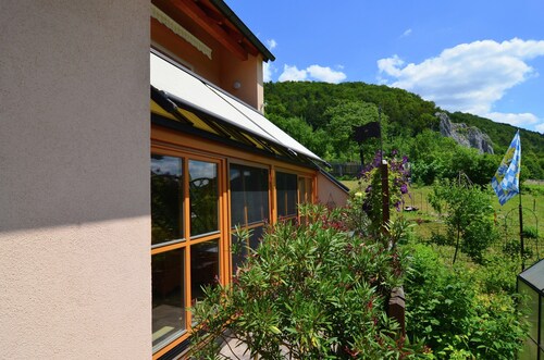 Homely Apartment with BBQ in Riedenburg Prunn near Forest