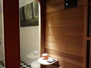 4 phòng ngủ, trang bị nội thất với thiết kế riêng biệt, bộ trải giường 