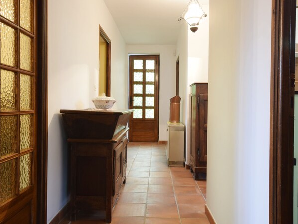 Interior - Holiday Home in Montclus Near River (Montclus)