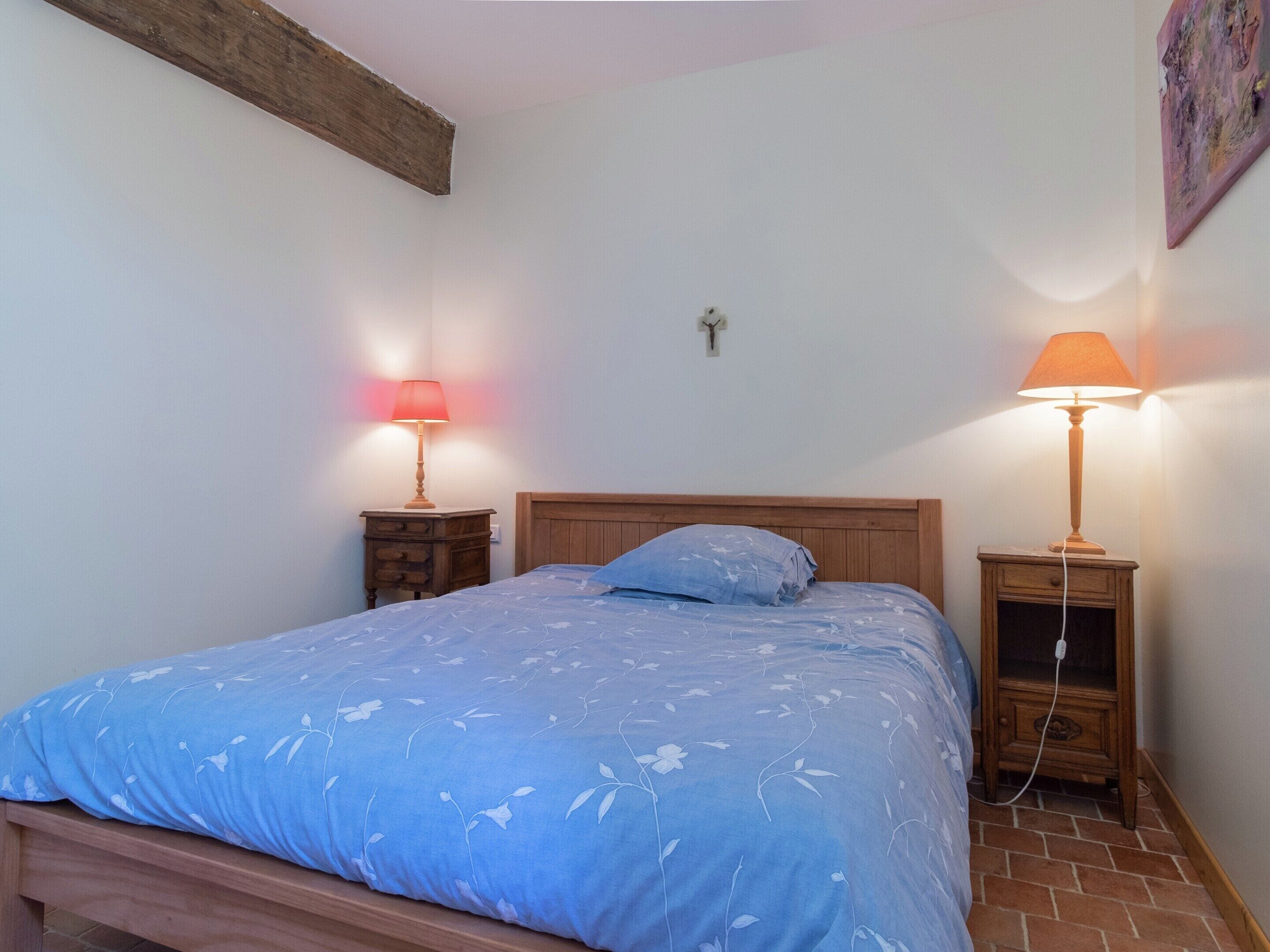 House | 2 bedrooms, individually furnished, iron/ironing board, bed sheets