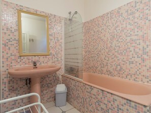 House | Bilik Mandi
