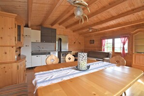 Apartment | Private kitchen - Cushy Apartment with Hot Tub, Sauna, Solarium, BBQ, Balcony (Waldkirchen)