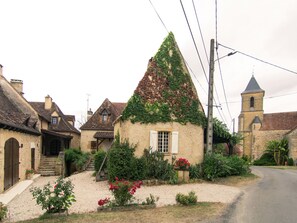 Exterior - Holiday Home in the Lot With Beautiful Private Swimming Pool and Fantastic View (Anglars-Nozac)