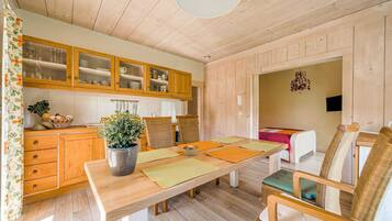 Apartment | Dining