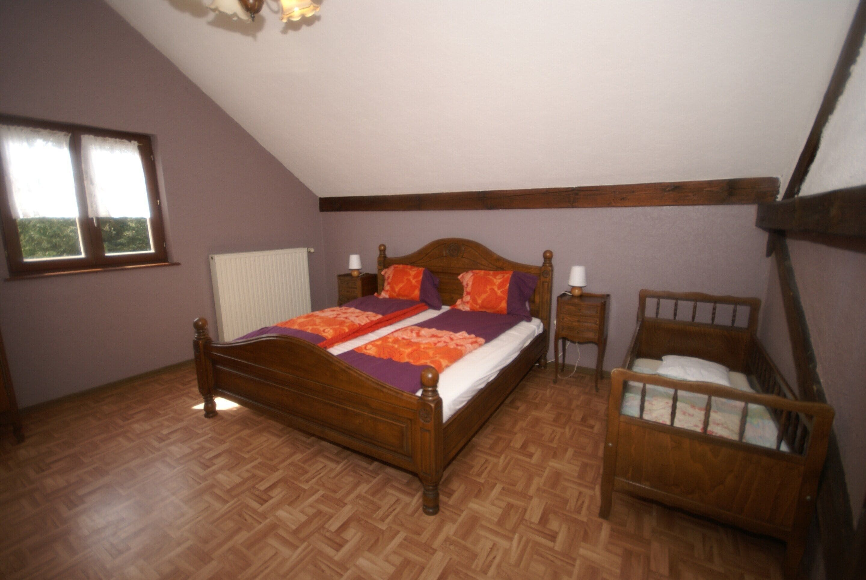 House | 3 bedrooms, individually furnished, bed sheets