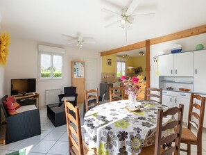 Dining - Lovely Holiday Home With Private Garden in Normandy (Saint-Germain-sur-Ay)