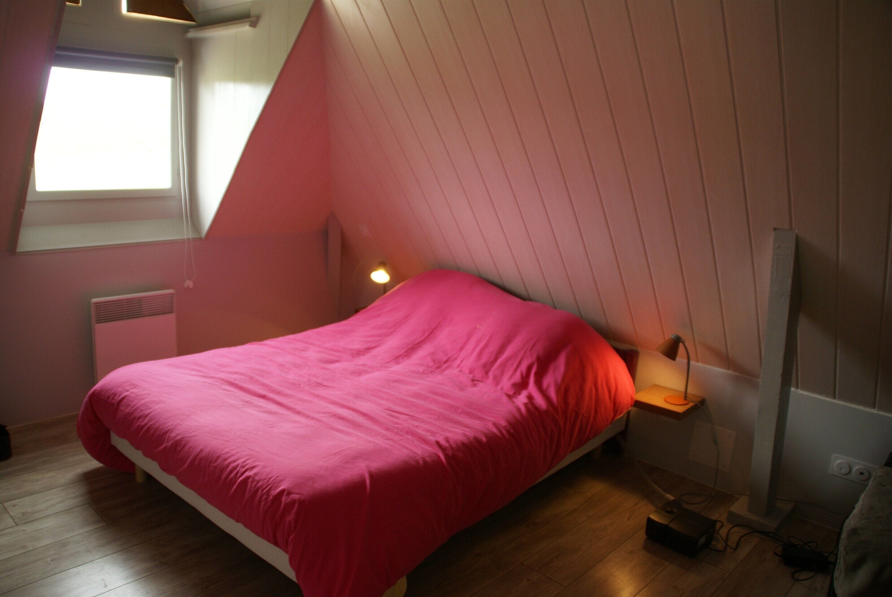 House | 3 bedrooms, individually furnished, bed sheets
