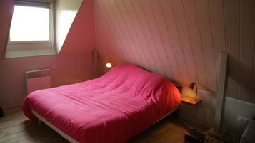 House | 3 bedrooms, individually furnished, bed sheets