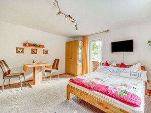 Casa | 1 habitación, muebles diferentes y ropa de cama 