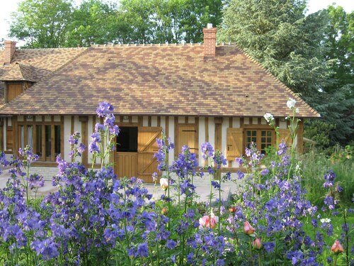 Traditional Holiday Home With Garden in Dampsmesnil