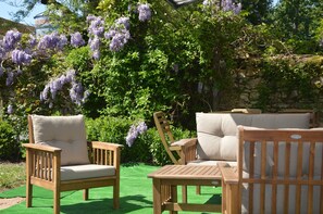 House | Balcony - Mansion in Champvert With Pond View Terrace (Champvert)