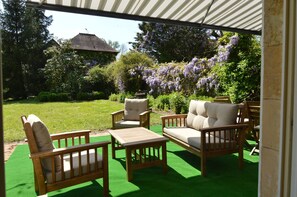 House | Balcony - Mansion in Champvert With Pond View Terrace (Champvert)