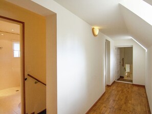 5 bedrooms, individually furnished, bed sheets - Quietly Located Detached House With Private Heated Pool and a Large Garden (Bouzic)