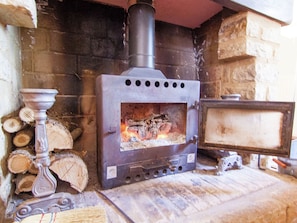 Room - Quietly Located Detached House With Private Heated Pool and a Large Garden (Bouzic)