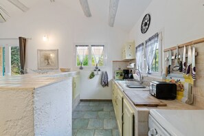 House | Private kitchen - Modern Holiday Home With Private Pool (Lambesc)