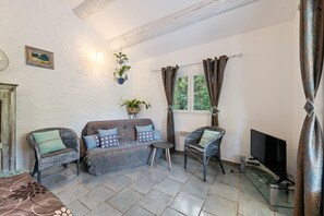 Living room - Modern Holiday Home With Private Pool (Lambesc)