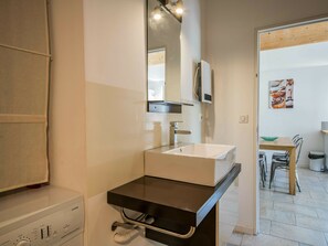 House | Bathroom - Peaceful Holiday Home Saint-martin-le-redon With Pool (Saint-Martin-le-Redon)