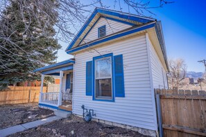 Exterior - 3BR MTN Viewsdowntownnext to Lake, Parks, More (Colorado Springs)