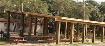 Bayfront Cottage Room 12