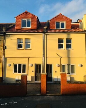 Exterior - Fishponds Place 355a (Bristol)