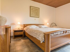 House | Room amenity - Pleasant Holiday Home With Private Pool (Saint-Nexans)