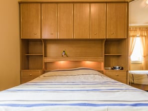 House | Room amenity - Pleasant Holiday Home With Private Pool (Saint-Nexans)