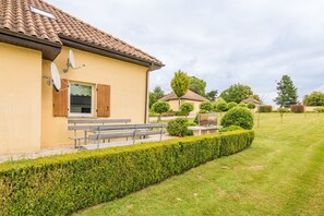 Exterior - Pleasant Holiday Home With Private Pool (Saint-Nexans)