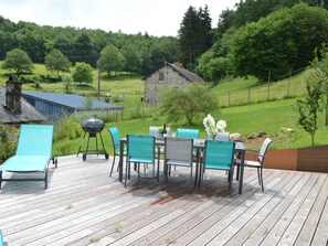 Balcony - Beautiful Holiday Home in Chissey-en-morvan Near Forest (Chissey-en-Morvan)