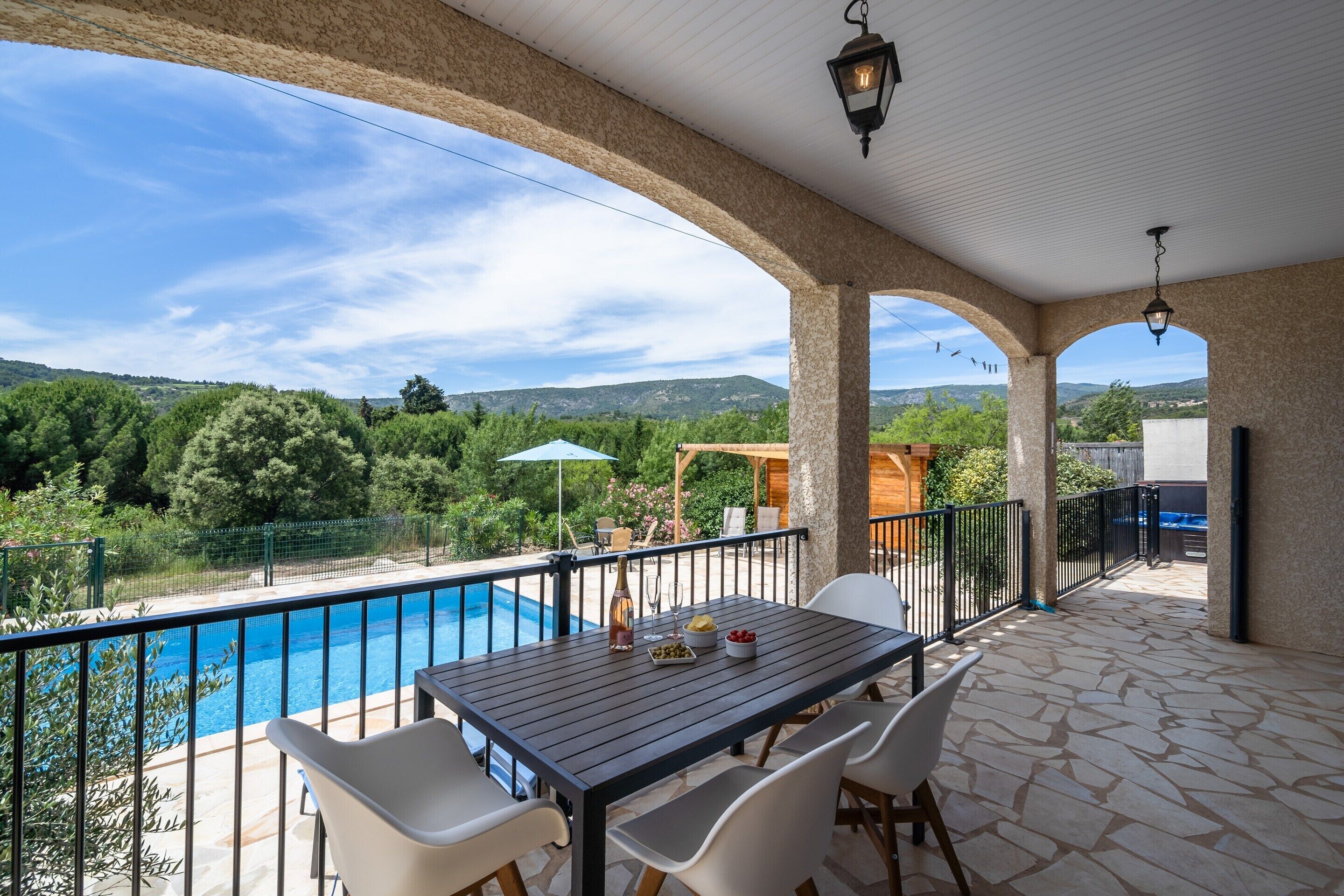 Vila | Balkon