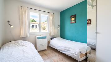 Villa | 3 bedrooms, individually furnished, iron/ironing board, bed sheets