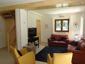 Chalet | Living room | DVD player, MP3 dock - Modern Chalet With Swimming Pool and Sauna in Venosc (Les Deux Alpes)