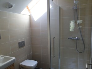Chalet | Bathroom | Combined shower/tub, towels - Modern Chalet With Swimming Pool and Sauna in Venosc (Les Deux Alpes)