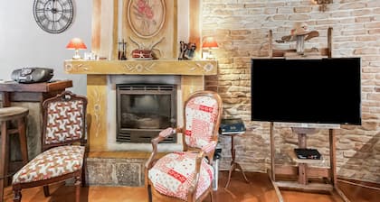 Holiday Home in Lorgues With Pool and Terrace