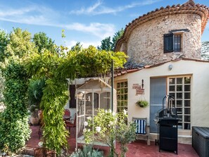 House | Exterior - Holiday Home in Lorgues With Pool and Terrace (Lorgues)