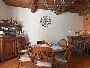 House | Private kitchen - Holiday Home in Lorgues With Pool and Terrace (Lorgues)