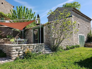 Exterior - Luxurious Villa With Swimming Pool in Languedoc-roussillon (Saint-Jean-de-Maruejols-et-Avejan)