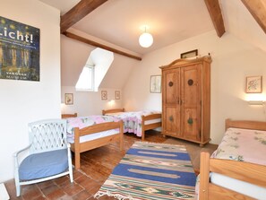 House | Room amenity - Mansion in Machemont With Private Garden, BBQ & Fireplace (Machemont)