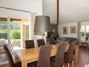 Dining - Sun Drenched Villa in Ardeche With Pool (Vallon-Pont-d'Arc)
