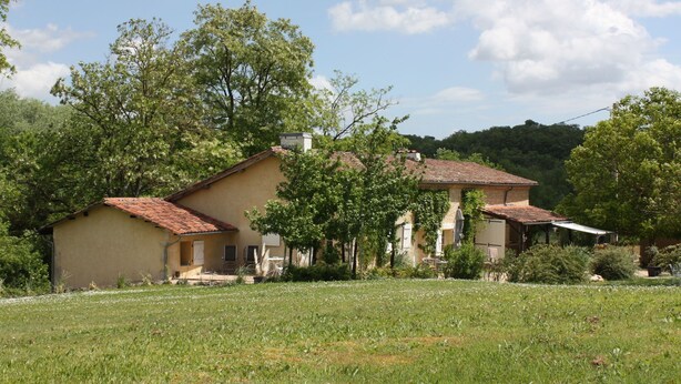 Exterior - Luxurious Villa in Beaumont With Garden (Beaumont)