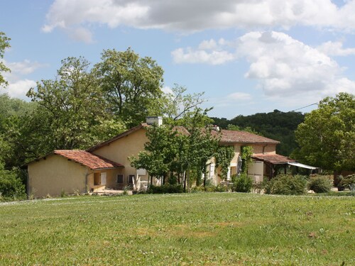 Luxurious Villa in Beaumont With Garden