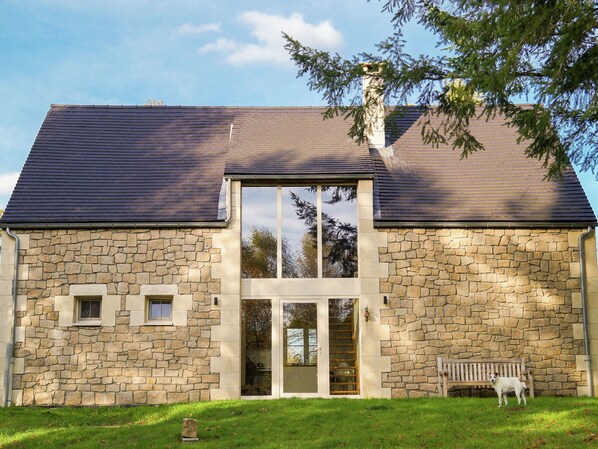 Exterior - Beautifully Located Country House With Heated Pool (Auriac)